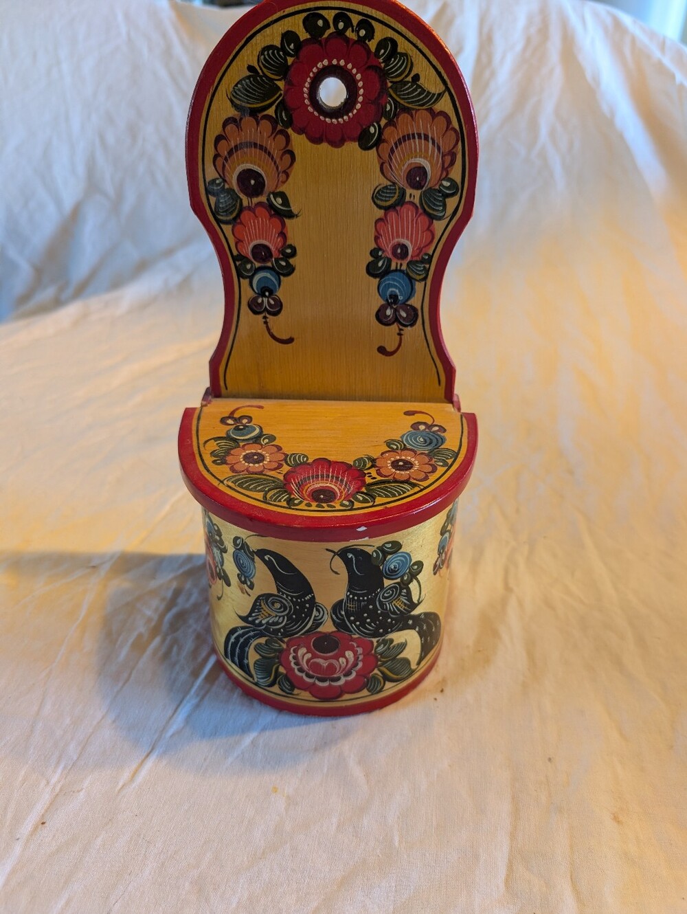 2/60$ Vintage Yellow Floral Wall Pocket with Red Trim